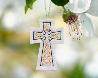Mini Celtic Cross Ornament – Embroidered Irish Cross on White Felt with Gold and Green Threads, St Patrick’s Day or Christian Gift