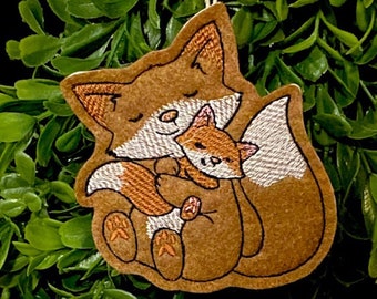 Mom and Baby Fox Ornament Embroidered on Reddish/Brown Felt. Cute Foxes Holiday Decor or Gift for Fox Lover!