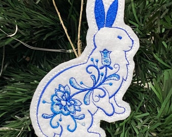 Delft Blue Rabbit Ornament. Jacobean Bunny Embroidered on White Felt with 3 Shades of Blue Threads. Rabbit Lover Gift Tag.