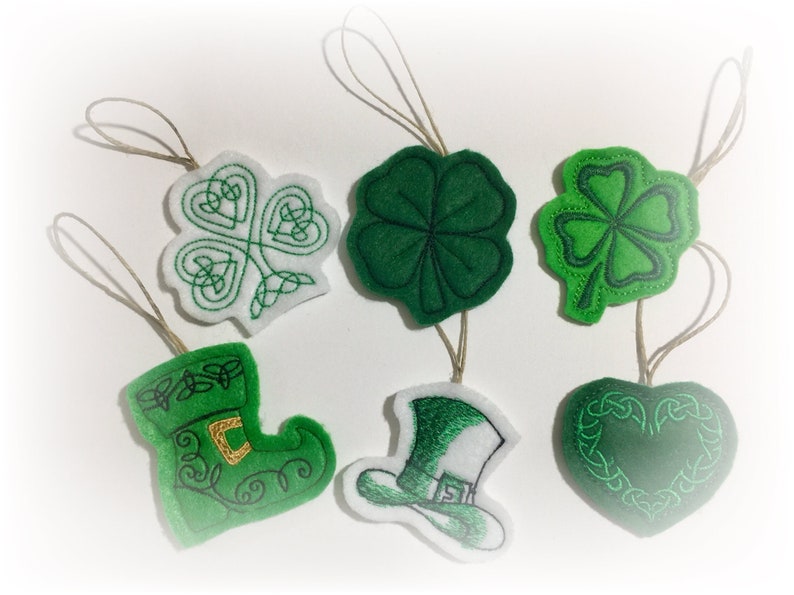 St. Patrick's Day Mini Ornaments in Set of 6 or Singles. Irish Celtic Knot Shamrock and Heart, 4 Leaf Clovers, Leprechaun Boot and Hat. zdjęcie 1