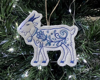 Delft Blue Style Goat Ornament. Jacobean Design Goat Embroidered on White Felt with 3 Shades of Blue Threads. Goat Gift Tag.