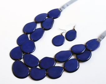 Déclaration bleue Tagua Beaded Bijoux / Collier Ensemble avec boucles d’oreilles - Eco Friendly and Sustainable Unique Boho Nut, Gift Idea Wife Wife Maman