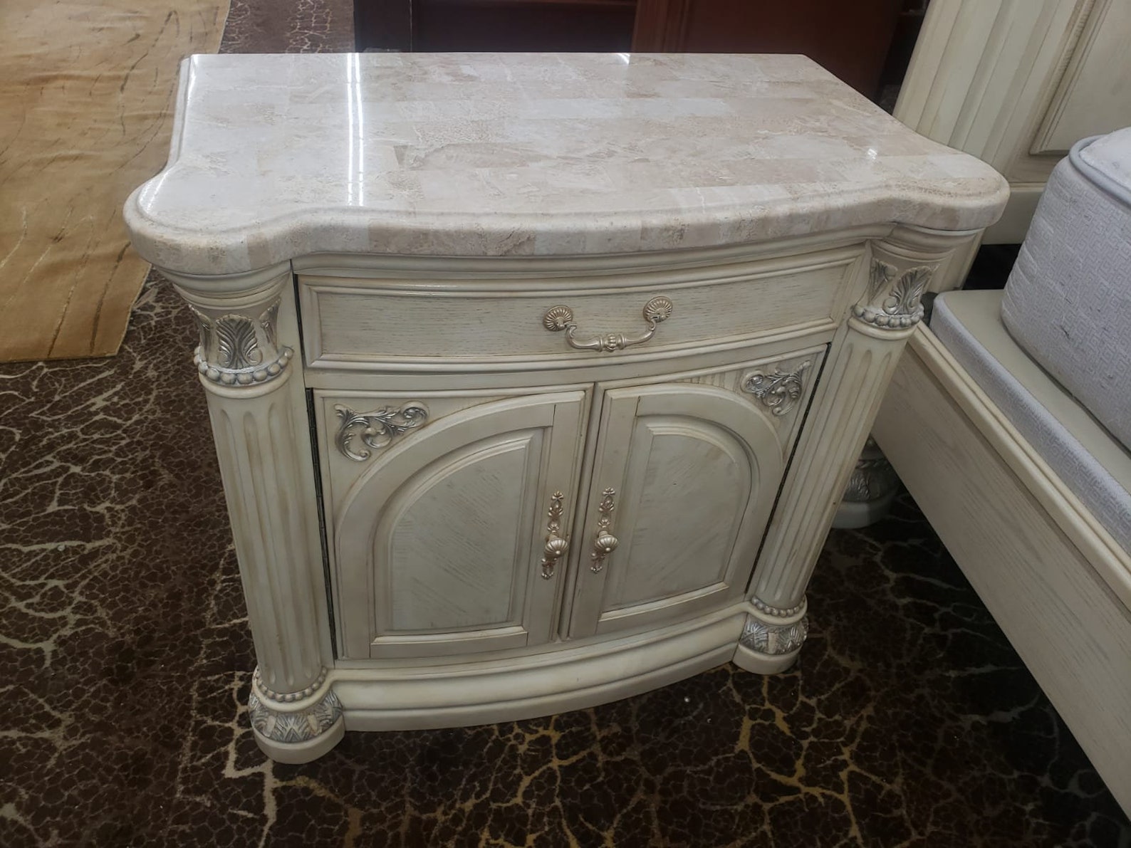 AICO by Michael Amini Monte Carlo Silver Snow 5PC King Size Bedroom Set