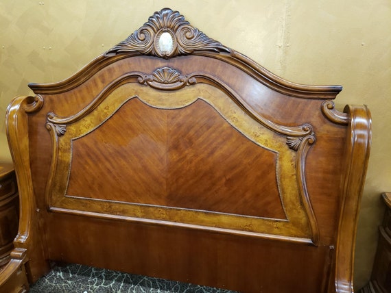 Aico By Michael Amini Cortina Queen Size 2pc Bedroom Set