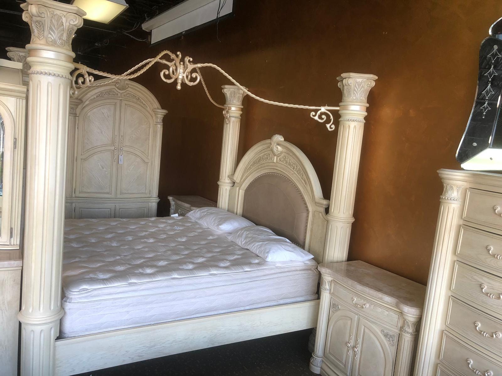 AICO by Michael Amini Monte Carlo Silver Snow 5PC King Size Bedroom Set