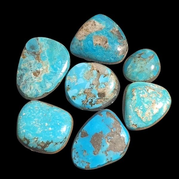 natural antique battle mountain turquoise cut by the Navajo tribe//natural without enhancement or stabilization. 60S old stock