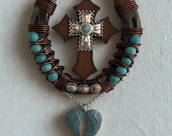 Rustic Horseshoe Cross Wall Decor | Western Farmhouse Faith Hope Love Christian Gift