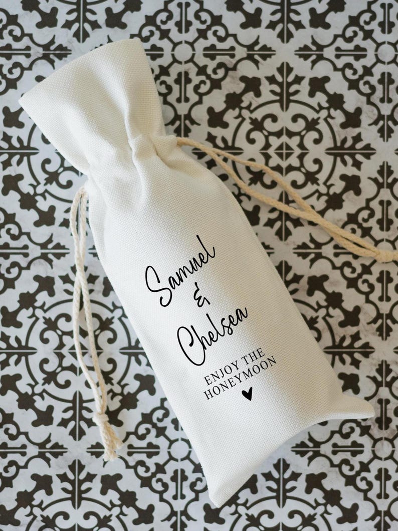 Portabolsas de vino personalizado, bolsa de mano personalizada para botellas, regalo para parejas, aniversario de bodas o compromiso, regalo para celebrar fiestas familiares. imagen 10