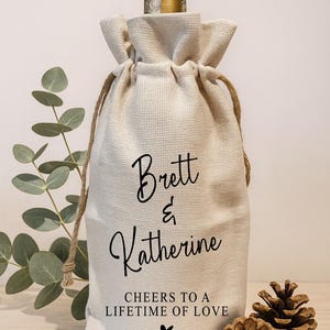 Portabolsas de vino personalizado, bolsa de mano personalizada para botellas, regalo para parejas, aniversario de bodas o compromiso, regalo para celebrar fiestas familiares. Style 1