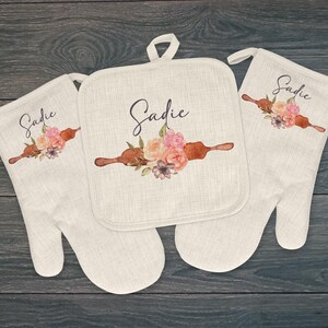 Personalized Oven Mitt or Pot Holder Set, Custom Kitchen Gift, Mother's Day for Mom or Grandma, Gift for Housewarming, Floral Rolling Pin