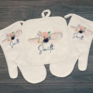 Personalized Oven Mitt or Pot Holder Set, Custom Kitchen Gift, Mother&#39;s Day Gift for Mom or Grandma, Gift for Housewarming or Birthday