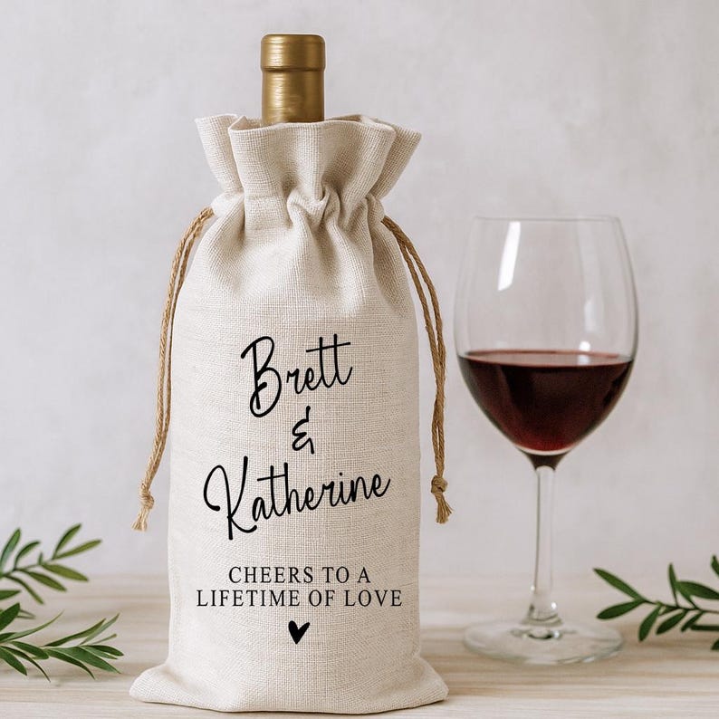 Portabolsas de vino personalizado, bolsa de mano personalizada para botellas, regalo para parejas, aniversario de bodas o compromiso, regalo para celebrar fiestas familiares. imagen 3