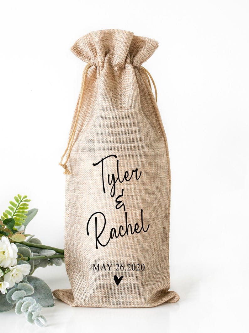 Portabolsas de vino personalizado, bolsa de mano personalizada para botellas, regalo para parejas, aniversario de bodas o compromiso, regalo para celebrar fiestas familiares. imagen 13