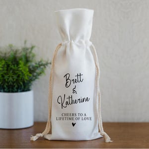 Personalized Wine Bag Holder, Custom Tote Bag for Bottle, Gift for Couples Wedding Anniversary or Engagement, Family Holiday Hosting Gift