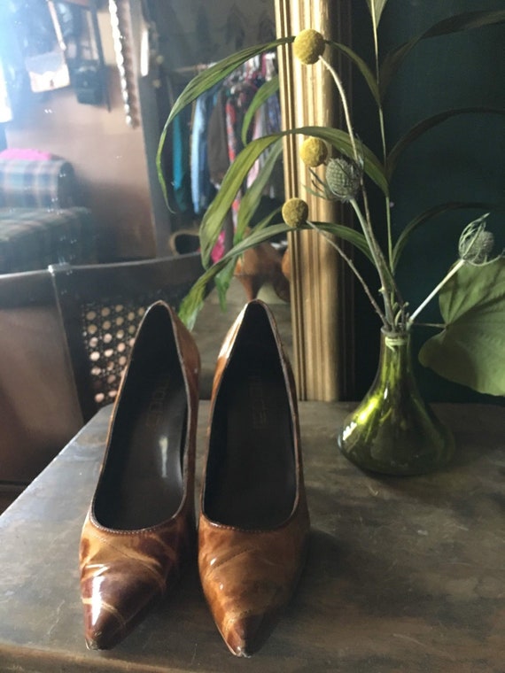 Eel-Skin Pointed Pump