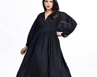 Vestido largo de algodón negro: Vestido bohemio de verano con escote en V profundo
