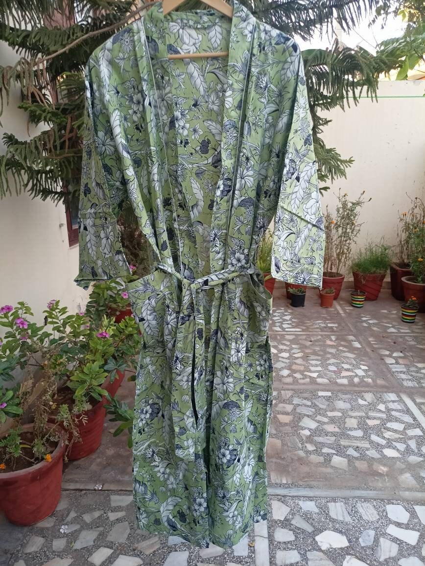 Floral Print Cotton Robe: Unisex Kimono Style Dressing Gown Floral Print Cotton Robe: Unisex Kimono Style Dressing Gown