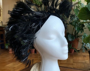 Beret turban z piór Christiana Diora z lat 50. XX wieku – Vintage Gimbels Tag