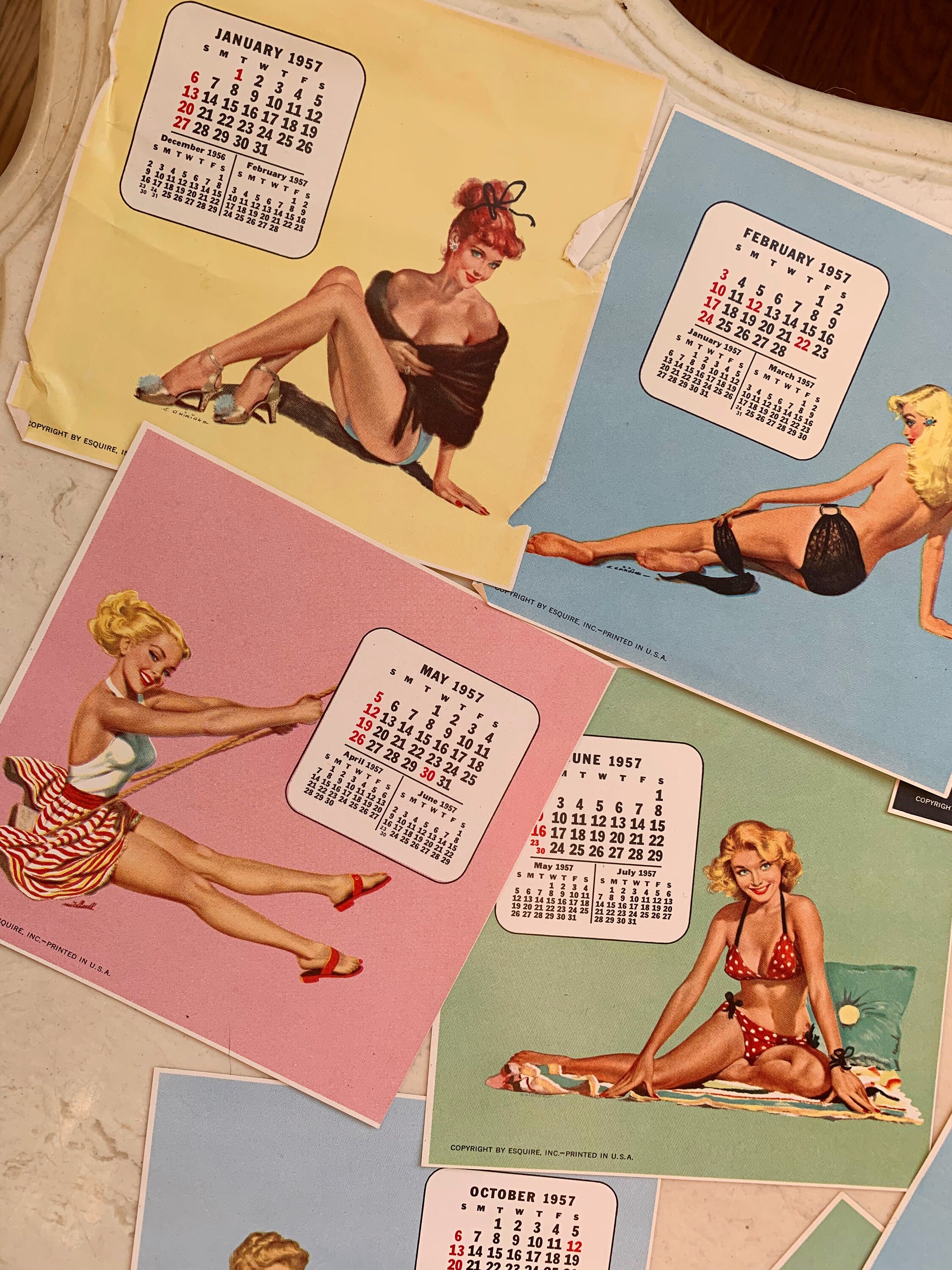 コレクション esquir girlcalendar 1957 1957 Esquire Magazine Leatherette Pinup Girl Desk Calendar With