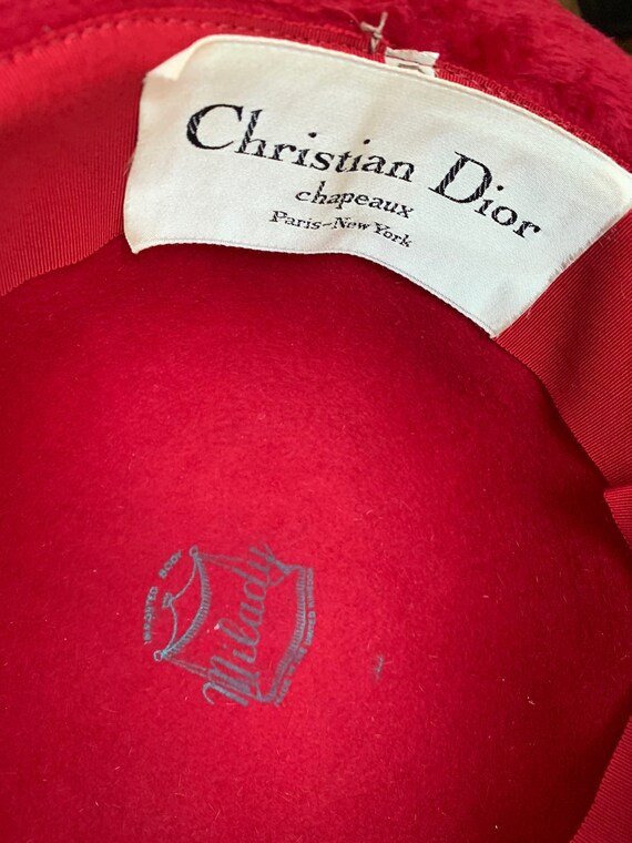1960s Christian Dior Red Velvet Felt Hat with Fri… - image 10