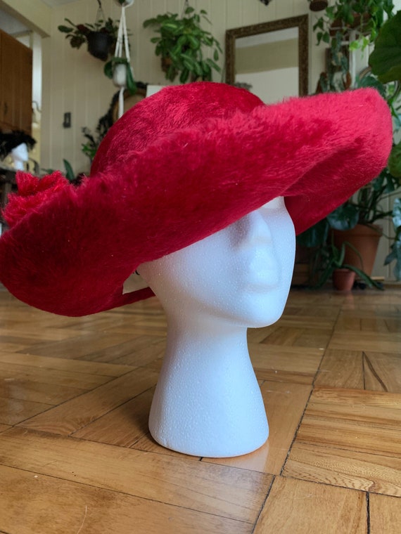 1960s Christian Dior Red Velvet Felt Hat with Fri… - image 3