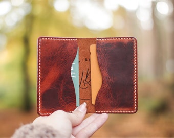 Minimalist Leather Bi-Fold Card Holder Wallets, Hand Stitched Italian Leather. Christmas Gift, Simple High Quality. Luxury Christmas Gift