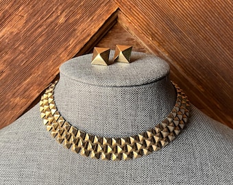 1970s Costume Egyptian Pyramid Revival Jewelry Set: Gold Tone, Book Chain Choker, Pierced Earrings