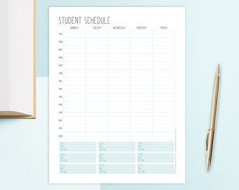 Puede incluir: Una plantilla de horario de estudiante imprimible con un fondo azul claro y un diseño de cuadrícula. El horario está dividido en días de la semana, con franjas horarias de 7 AM a 8 PM. Cada franja horaria tiene un espacio para escribir la clase, la hora y la ubicación.