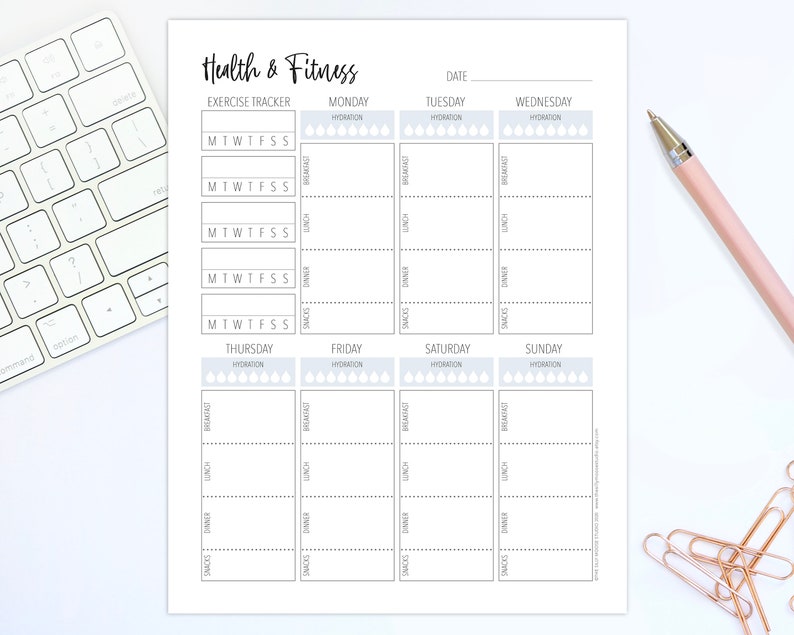 Puede incluir: Un planificador de salud y fitness imprimible con un horario semanal para el ejercicio, la hidrataci&oacute;n y la planificaci&oacute;n de comidas. El planificador incluye secciones para del lunes al domingo, con espacio para refrigerios, cena, almuerzo y desayuno.