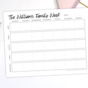 Peut inclure: Un mod&egrave;le de planning familial hebdomadaire imprimable avec le titre "The Williams Family Week". Le mod&egrave;le comporte des colonnes pour chaque jour de la semaine et des lignes pour les membres de la famille&nbsp;: Courtney, John, Kayla, Maman et Papa.