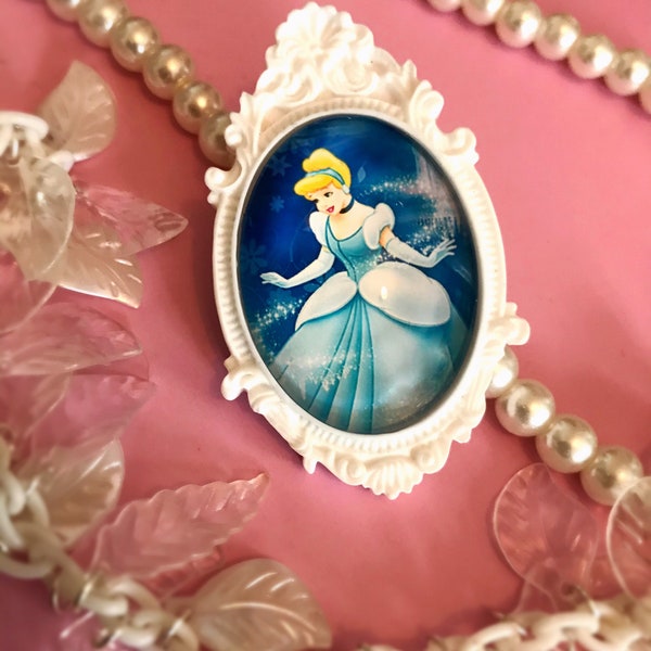 Bibbidi Bobbidi Boo Brooch - Cinders in Ornate Rococo Frame Brooch - White - Kitsch Colourful Acrylic Jewellery - Cinderella