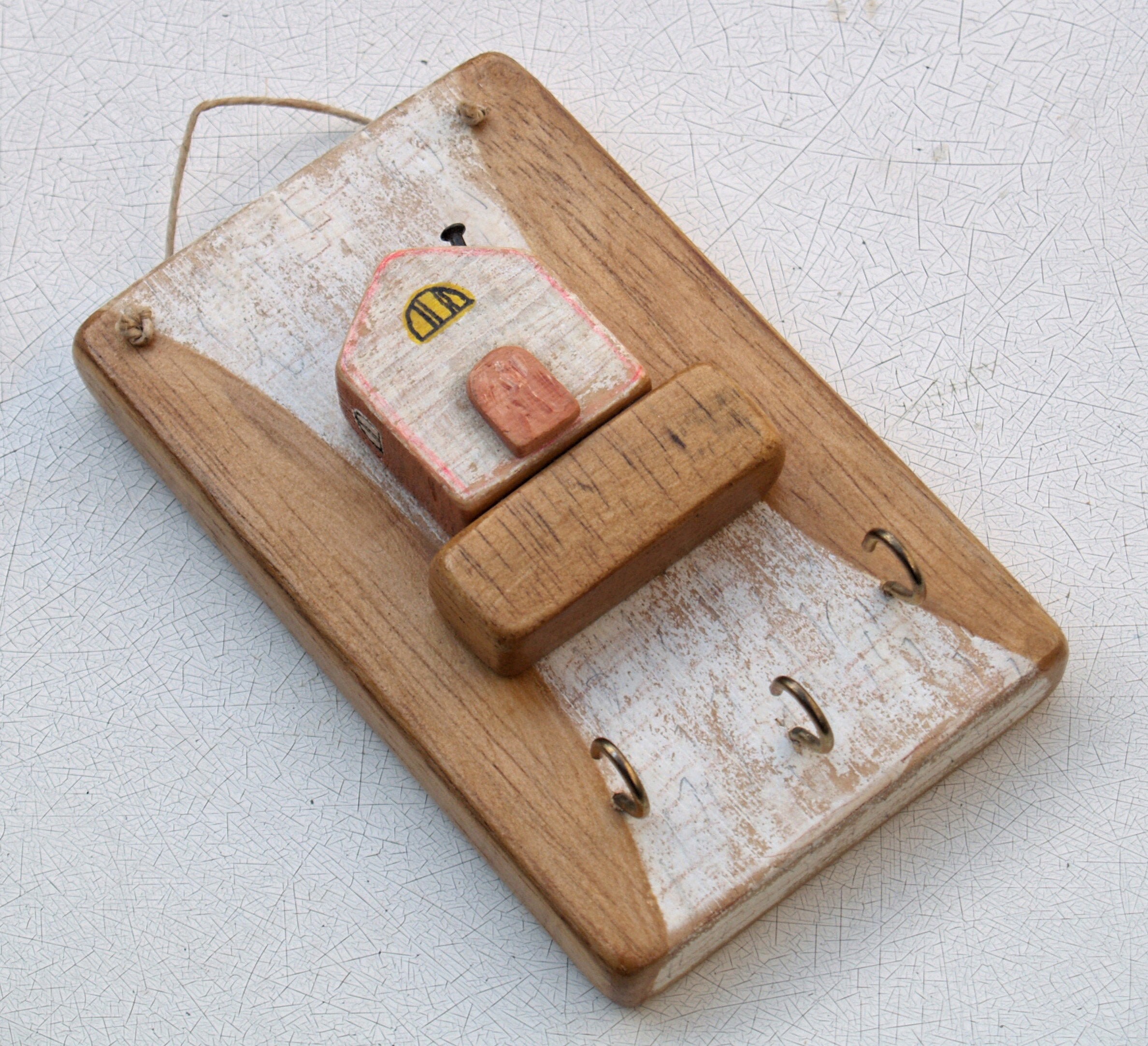 easy wooden key holder