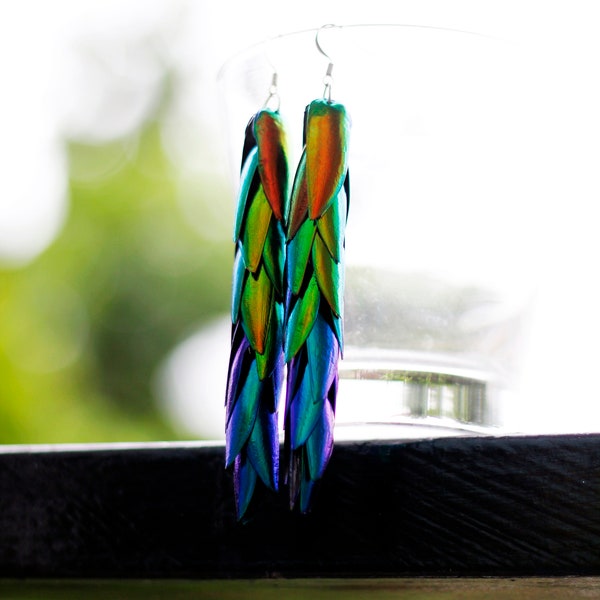 Irisierende Regenbogen Juwel Elytra Käfer Flügel Tropfen baumeln Ohrringe Leichtes natürliches Kunst Thai Handwerk Geschenk für ihre Frau Freundin