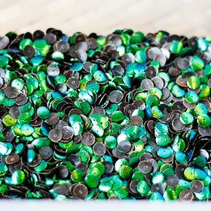 200 pièces Bijou vert irisé véritable ailes de scarabée élytres sequins 6 mm. Embellissement de robe de mariée image 4