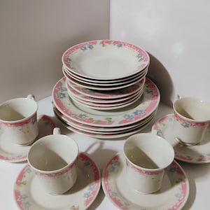 Vintage Gibson Fairy Tale China Set – 20 Pieces
