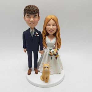 Personalized wedding bobblehead topper, custom couple cake topper figurine, bobble head custom cake topper, Wedding figurines with pet