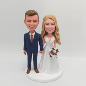 Custom wedding cake topper,minibobbleheads,bride and groom bobble heads,bobblehead wedding cake topper, wedding gifts with dog/cat(pets)