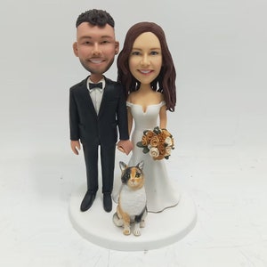 Custom couple bobble head, bobblehead couple,bobblehead wedding cake topper, wedding gifts with dog/cat(pets)