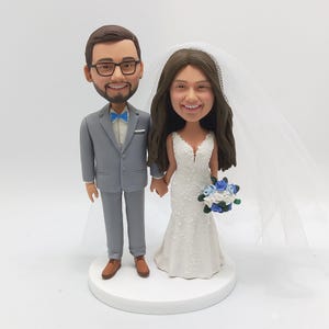 custom wedding cake topper, bride and groom bobble heads,bobblehead wedding cake topper, wedding gifts with dog/cat(pets),minibobbleheads