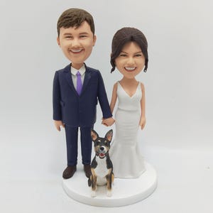 Custom wedding couple bobblehead, bobblehead couple,bobbleheads wedding cake topper, wedding gifts with dog/cat(pets),anniversary gifts