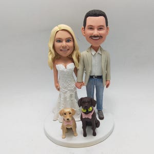 Custom couple bobble head, bobblehead couple,bobblehead wedding cake topper, wedding gifts with dog/cat(pets),anniversary wedding gifts