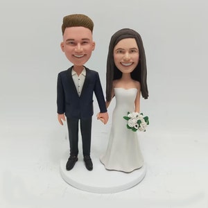 Wedding topper Cake toppers wedding bobblehead custom Cake topper wedding figurine Wedding bobble head custom.mcan add dog/cat(pets)