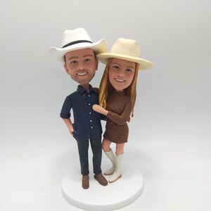 Custom couple bobbleheads, personalized couple bobbleheads, custom couple dolls,  wedding cake topper, wedding gifts with dog/cat(pets)