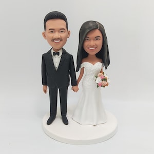 Handcrafted Polymer Clay Wedding Bobblehead Set - Customized Bride & Groom Figurine for Anniversary Gifts