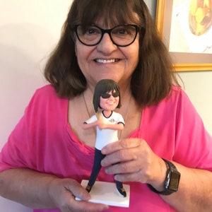 Custom woman baseball bobblehead. personalized bobble head gifts for her/mother&#39;s day/boss/ceo.birthday gifts