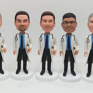 Custom Doctor Bobblehead,gift for Doctor, Custom Medical Doctor Bobblehead Figurines With Stethoscope&notebook,Price just for one person
