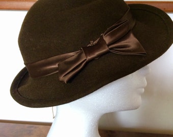Vintage hat felt chocolate brown 1940 hat, fedora hat, bow hat wedding church ascot