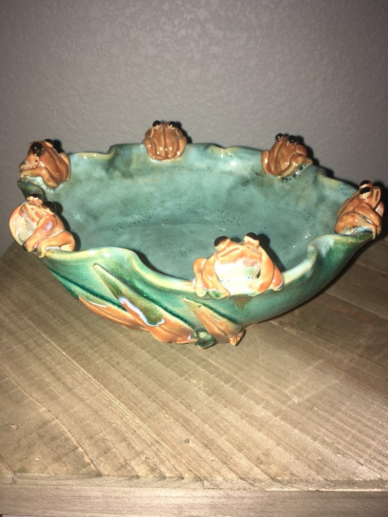 7.5\u201dx3.5\u201d Hand Painted Majolica Style 2 lb Clay Pottery Art Frog Toad Bowl