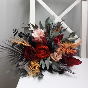 Ramo de Borgoña naranja negro, ramo Moody, ramo de boda gótico