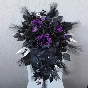 Lila-schwarzer Silberstrauß, Gothic-Hochzeitsstrauß, Halloween-Hochzeitsstrauß